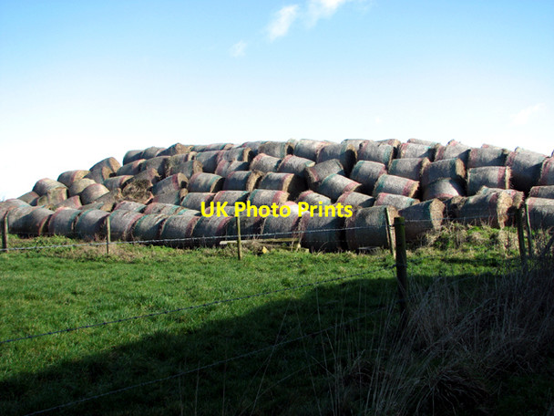Photo 6"x4" An untidy stack of straw bales Thwaite St Mary c2017