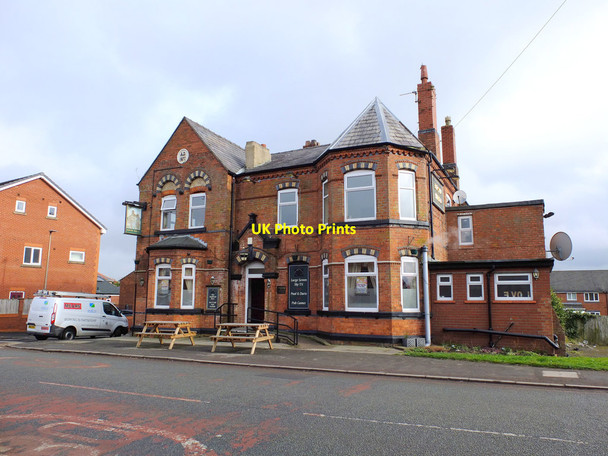 Photo 6"x4" Bryn Hall Pub, Bryn Gates Abram c2017