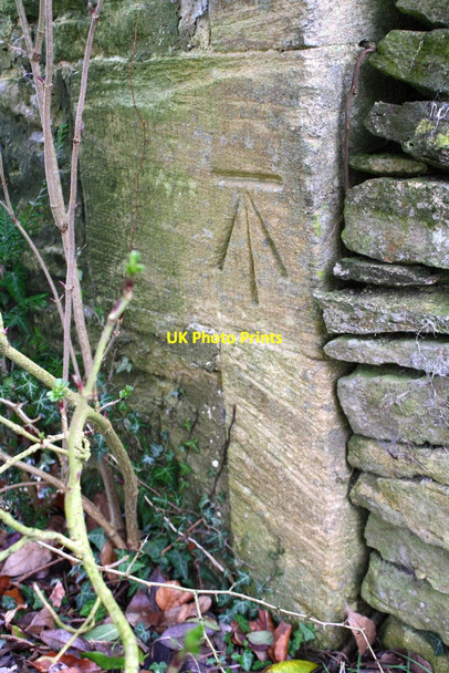 Photo 6"x4" Benchmark on Beech Grove Farm farmhouse Burford\/SP2512 c2017