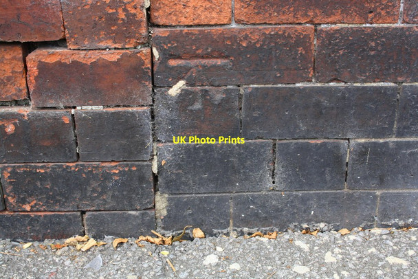 Photo 6"x4" Benchmark on #2 Salisbury Terrace Armley c2016
