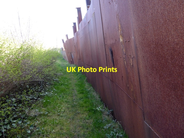 Photo 6"x4" The Black Path at South Bank station South Bank\/NZ5320 c2017