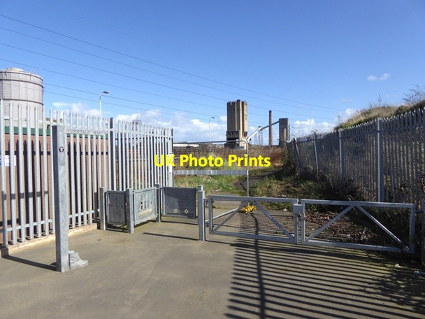 Photo 6"x4" The Black Path closed at South Bank station South Bank\/NZ5320 c2017