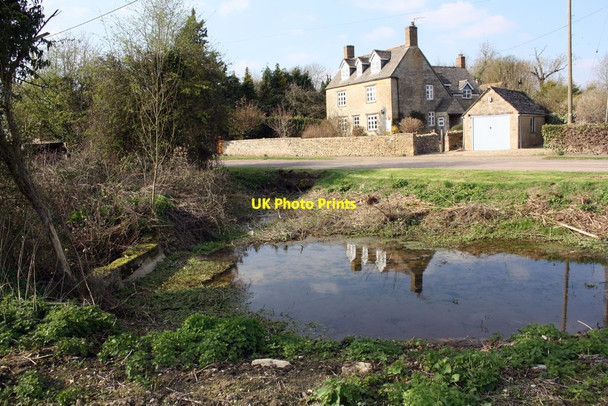 Photo 6"x4" Pond beside Burford Road opposite Brook House Carterton\/SP2806 c2017