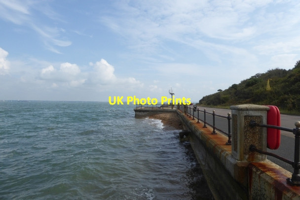 Photo 6"x4" Sea wall between Cowes and Gurnard Cowes c2016
