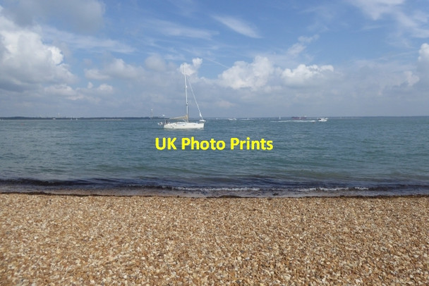 Photo 6"x4" Yacht passing Cowes Cowes c2016