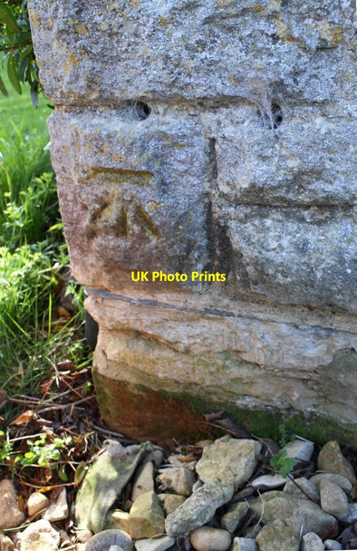 Photo 6"x4" Benchmark on house at Glebe Farm Carterton\/SP2806 c2017