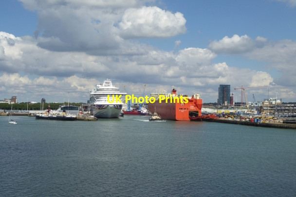 Photo 6"x4" Ships docked in the cruise liner terminal Ocean Village c2016