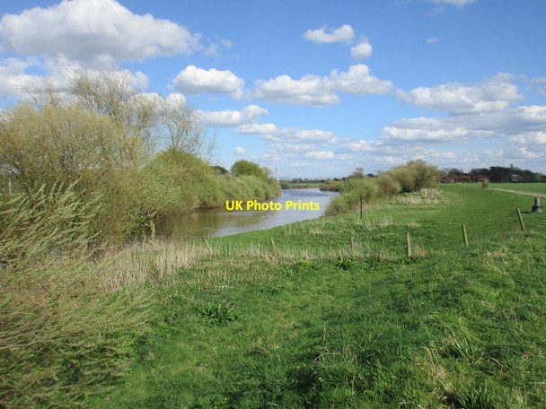 Photo 6"x4" The River Ouse Selby c2017