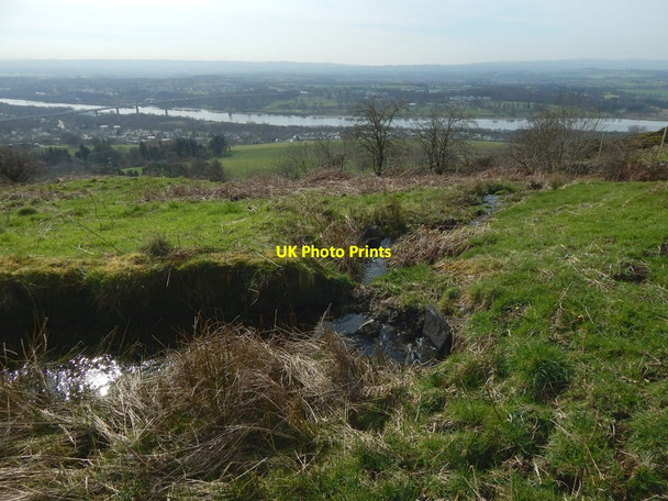 Photo 6"x4" Old reservoir: western end of dam wall Old Kilpatrick c2017