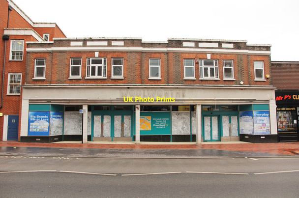 Photo 6"x4" Former Woolworths Tonbridge c2017