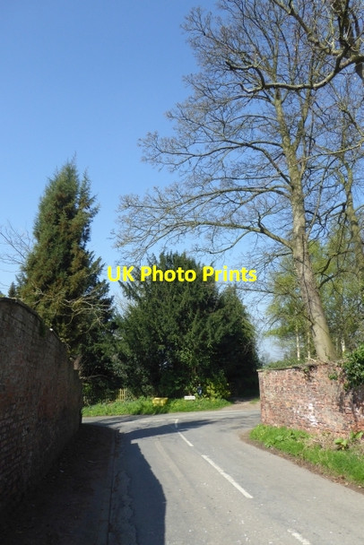 Photo 6"x4" Main Street meets Back Lane Bilbrough c2017