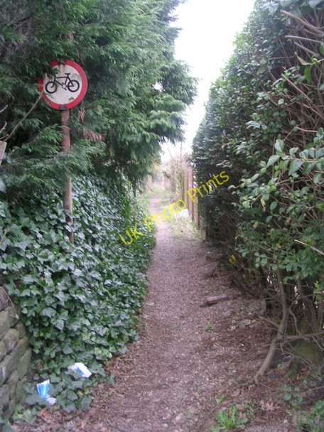 Photo 6"x4" Footpath - Victoria Avenue Yeadon c2009