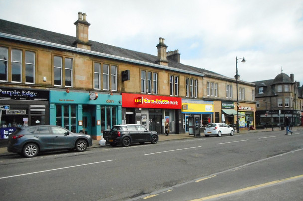 Photo 6"x4" Clydesdale Bank and shops, Drymen Road Milngavie c2017