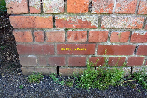 Photo 6"x4" Benchmark on wall of Highlands Banbury\/SP4540 c2016