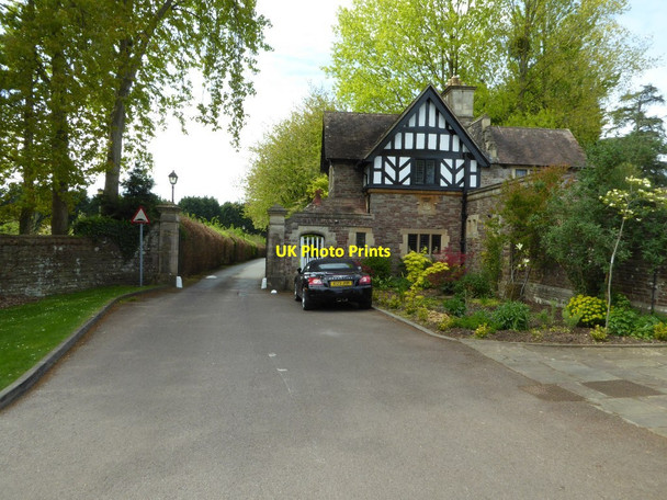 Photo 6"x4" Entrance lodge, Tortworth Court Leyhill c2017