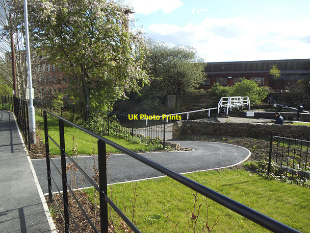 Photo 6"x4" New link path to the canal Leeds\/SE3034 c2017