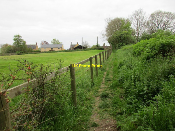 Photo 6"x4" Footpath to High Street, Weedon Lois Milthorpe c2017