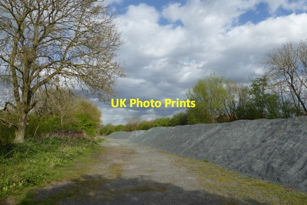 Photo 6"x4" Gravel storage Foggathorpe c2017