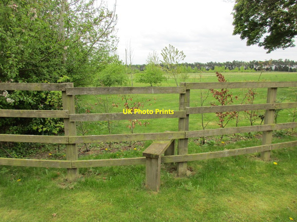 Photo 6"x4" Stile and footpath Brackley\/SP5837 c2017