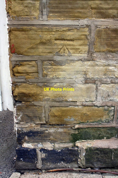 Photo 6"x4" Benchmark on Halfway House Pudsey\/SE2233 c2017