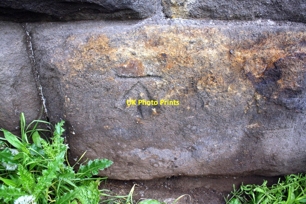 Photo 6"x4" Benchmark on wall on north side of Leeds & Liverpool Canal Leeds\/SE3034 c2017