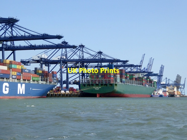 Photo 6"x4" Felixstowe Container port Shotley Gate c2017