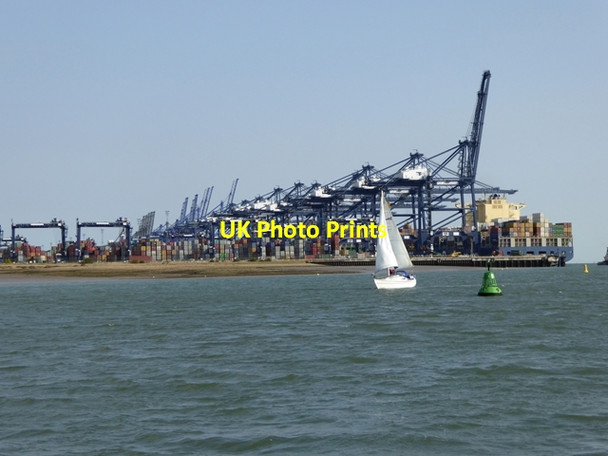 Photo 6"x4" Felixstowe Container port Shotley Gate c2017