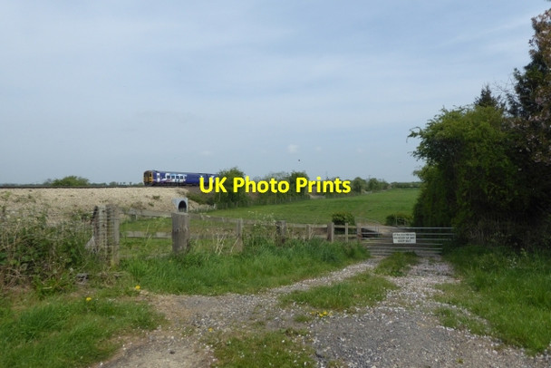 Photo 6"x4" Train approaches Ulleskelf West End\/SE5140 c2017