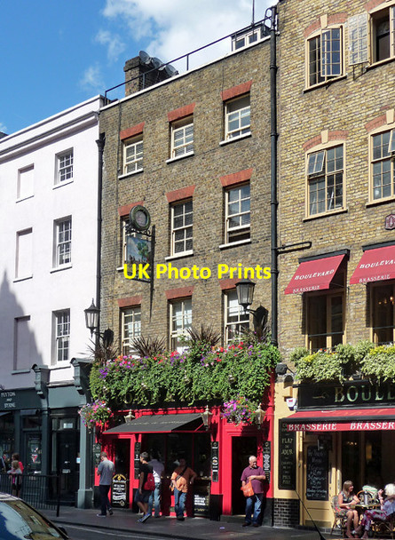 Photo 6"x4" Coach and Horses, Wellington Street London c2013