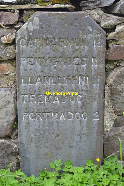 Photo 6"x4" Old Slate Milestone Porthmadog c2017