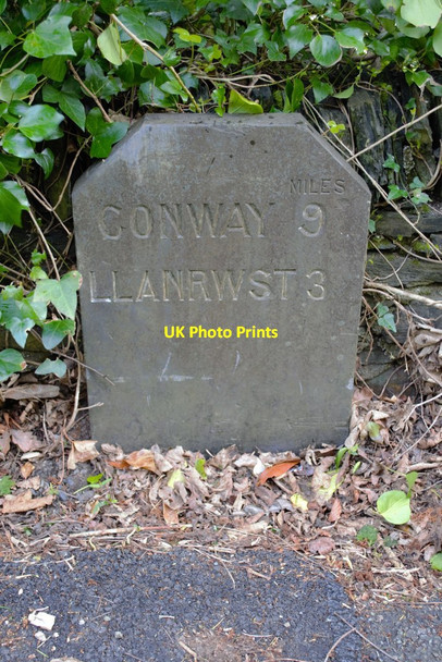 Photo 6"x4" Old Milestone Llanrwst c2017
