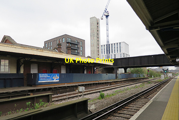 Photo 6"x4" Queenstown Road Station Battersea c2017