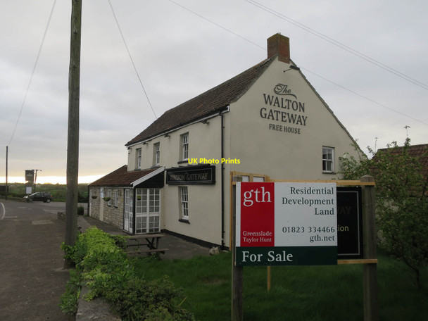 Photo 6"x4" Pub for sale Asney c2017