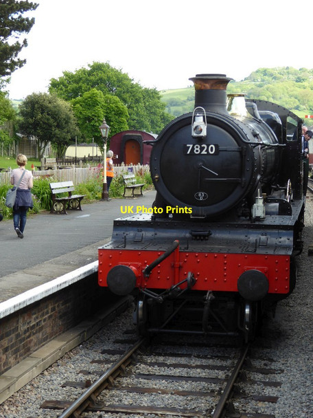 Photo 6"x4" Steam train in Winchcombe Station Greet\/SP0230 c2017