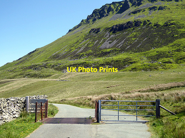 Photo 6"x4" Cattle grid on Ffordd Ddu Arthog c2017