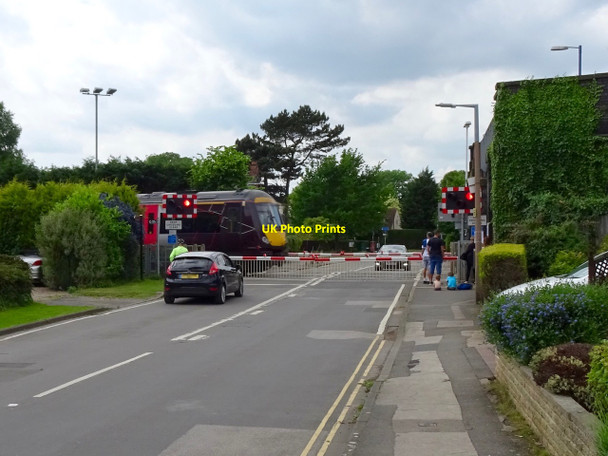 Photo 6"x4" Train coming through at Attenborough Level Crossing Beeston\/SK5236 c2017
