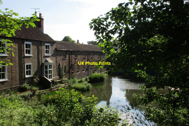 Photo 6"x4" The village pond and the rear of the Star Inn, North Dalton North Dalton c2017
