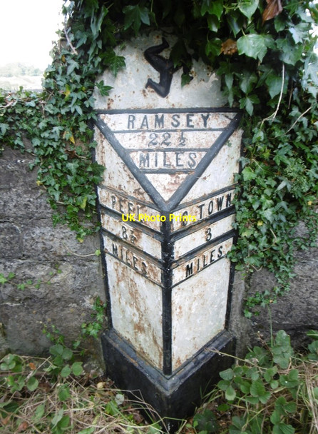 Photo 6"x4" Old Milepost by the A3, Silverburn Farm, Isle of Man Ballasalla\/SC2870 c2015