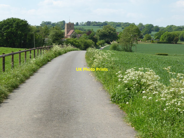 Photo 6"x4" Road approaching Middleton on the Hill Middleton on the Hill c2017