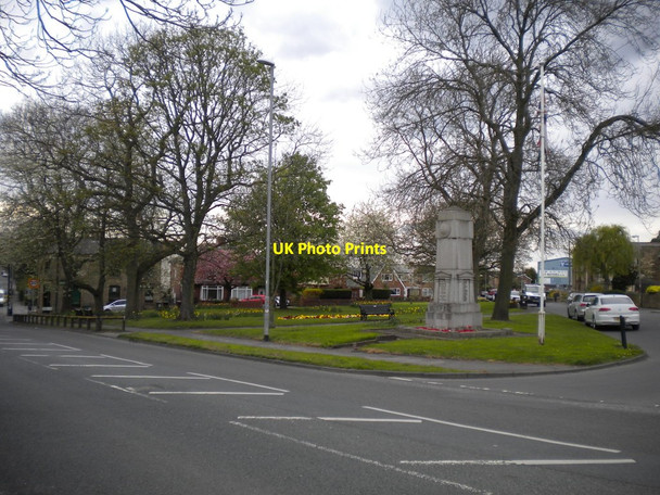 Photo 6"x4" Northern part of Gildersome green Morley\/SE2627 c2017