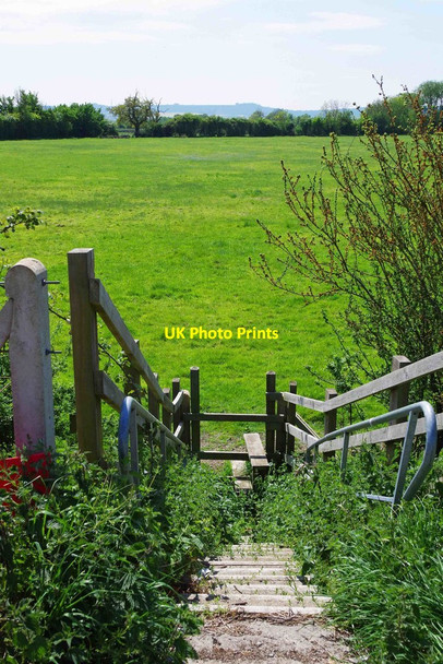 Photo 6"x4" Steps and stile on public footpath, near Challow Station, Oxon Goosey c2017