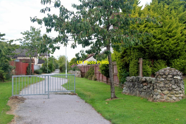 Photo 6"x4" Footpath at Wellside, Kingswells Newhills c2017