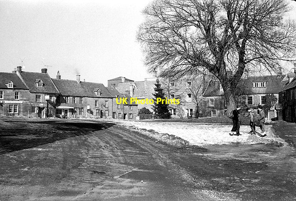 Photo 6"x4" Stow market square Stow-on-the-Wold c1963