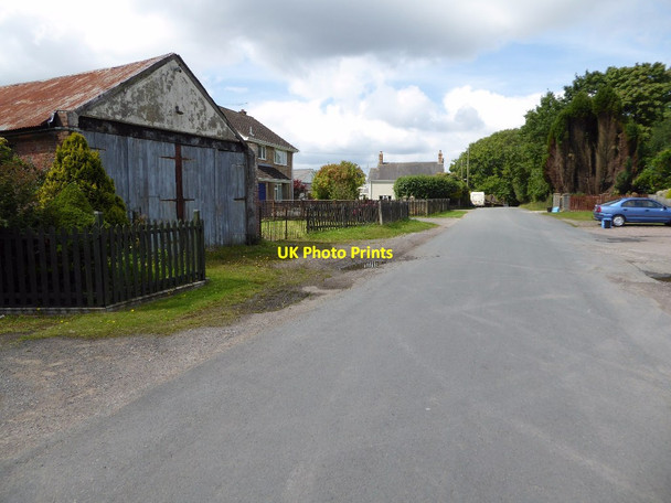 Photo 6"x4" Road passing through Ellwood Ellwood c2017