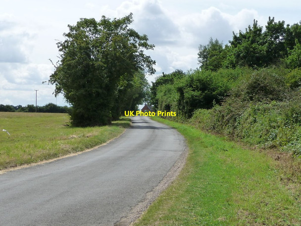 Photo 6"x4" Mellis Road, heading south to West End Farm Little Green\/TM0774 c2017
