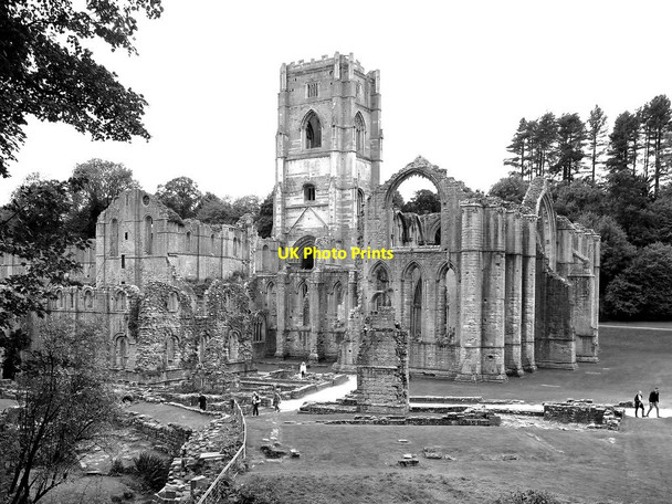 Photo 6"x4" Fountains Abbey (monochrome) Aldfield c2017