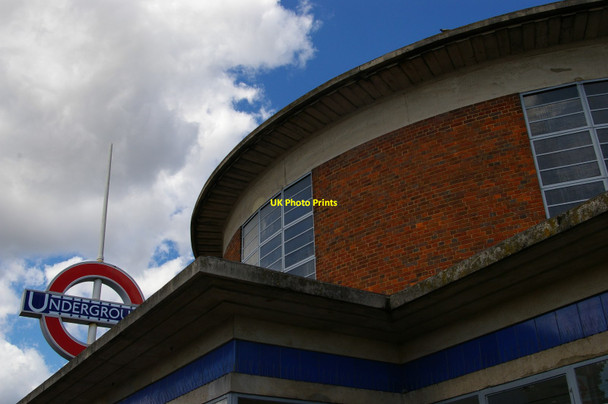 Photo 6"x4" Arnos Grove underground station Friern Barnet c2017