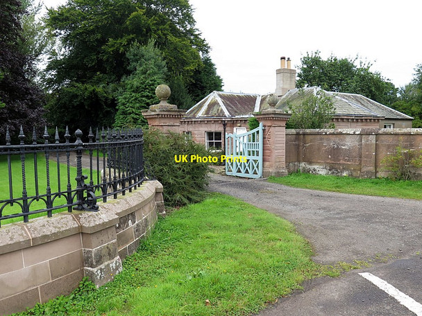 Photo 6"x4" East lodge of Horncliffe House Loanend\/NT9450 c2017