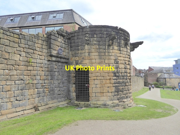 Photo 6"x4" Turret on Newcastle Town Wall Newcastle upon Tyne c2017