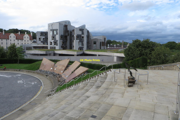 Photo 6"x4" Scottish parliament building from Dynamic Earth Edinburgh c2017